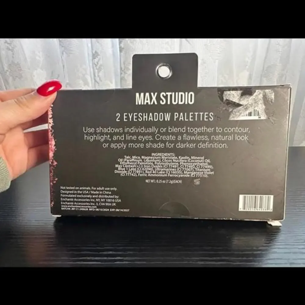 Max Studio 2 Eyeshadow Palettes – New in Box - Picture 2 of 2